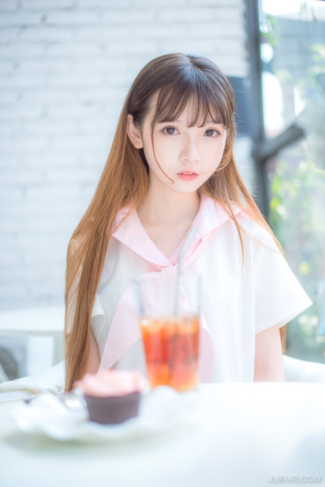 “江夏烽火，不好！”陈到厉声喝道：“响号！”